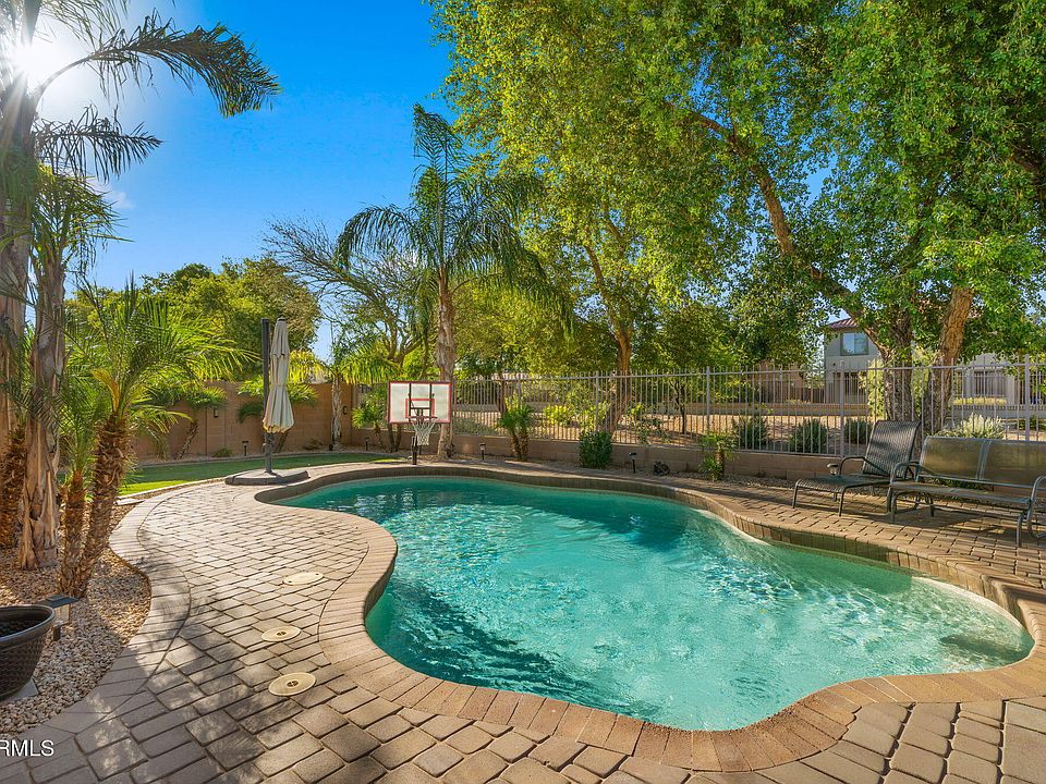 1st image of 1444 E AZALEA Drive