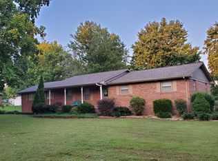 190 Greyhound Cir, Paducah, KY 42003
