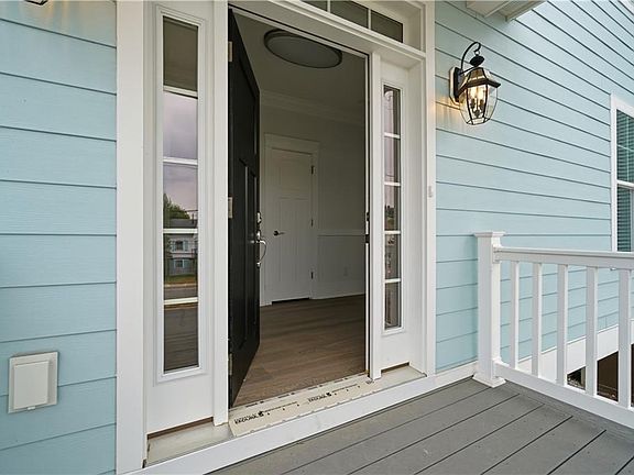 3rd image of 966 W Ocean View Ave