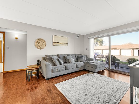 4th image of 5008 Circle Ct APT 901