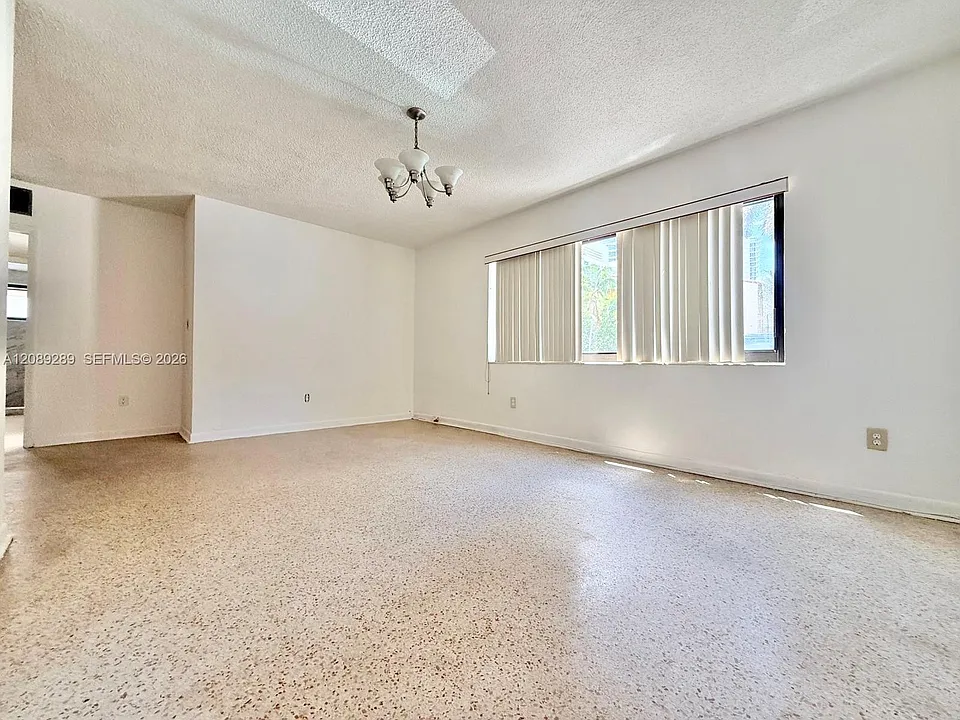 609 Lenox Ave #1