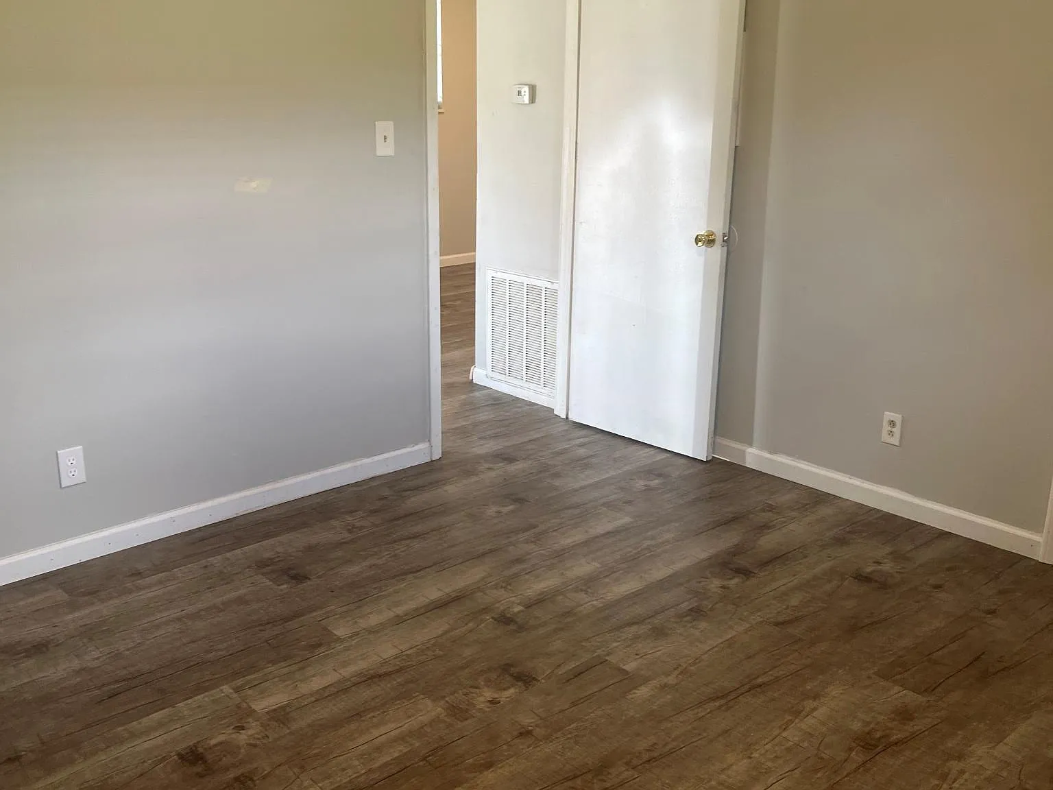 412 Watauga Dr — Photo 3