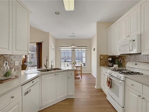 3rd image of 6505 Daniel Ct