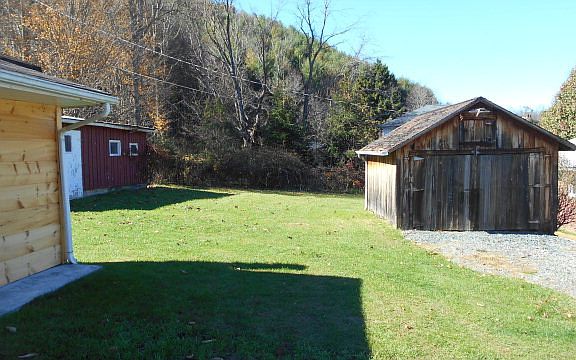 3rd image of 176 Villa Dr