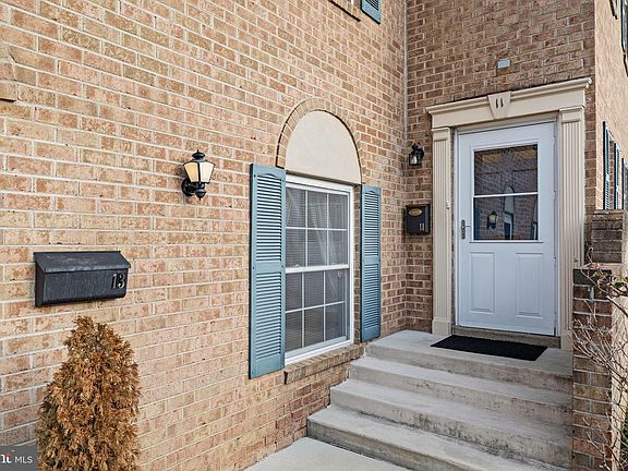 3rd image of 11 Donovan Ct