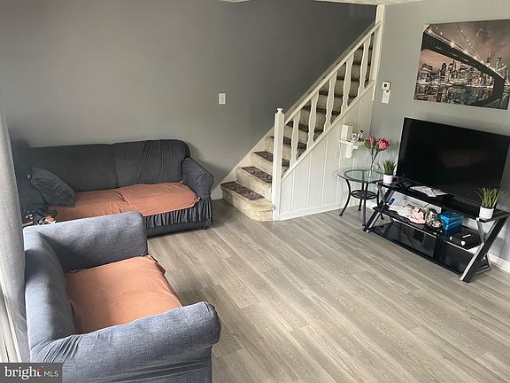 4th image of 3525 Edwin St