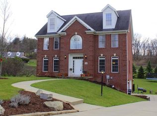 102 Harvest Cir, Venetia, PA 15367