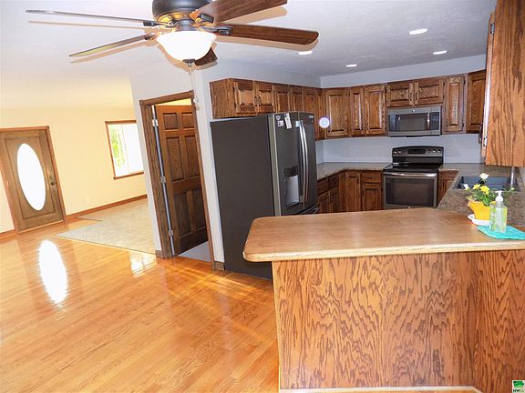 5th image of 1900 Cavalier Way