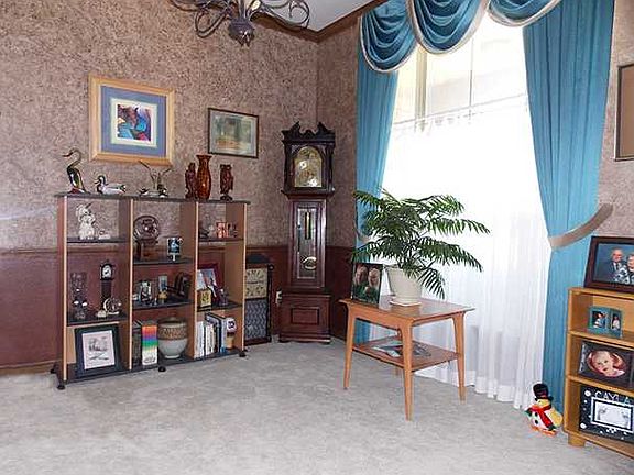 Dining room w/custom drapes