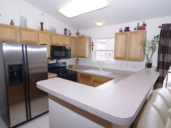4th image of 895 Bromley Pl #13-A3