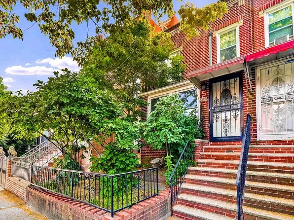 2525 37th St, Long Island City, NY 11103