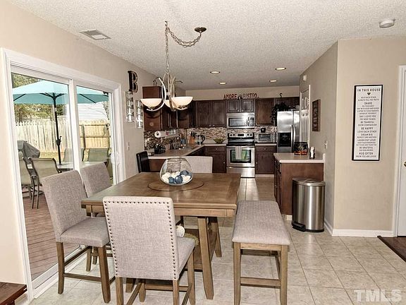 4th image of 104 Tiverton Woods Dr