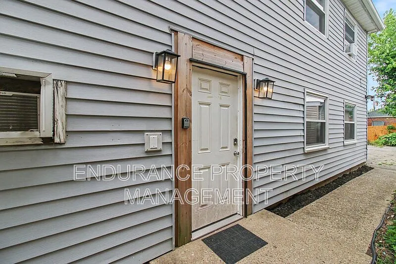1 bed, 1.0 bath, 650 sqft, $925 — Photo 2