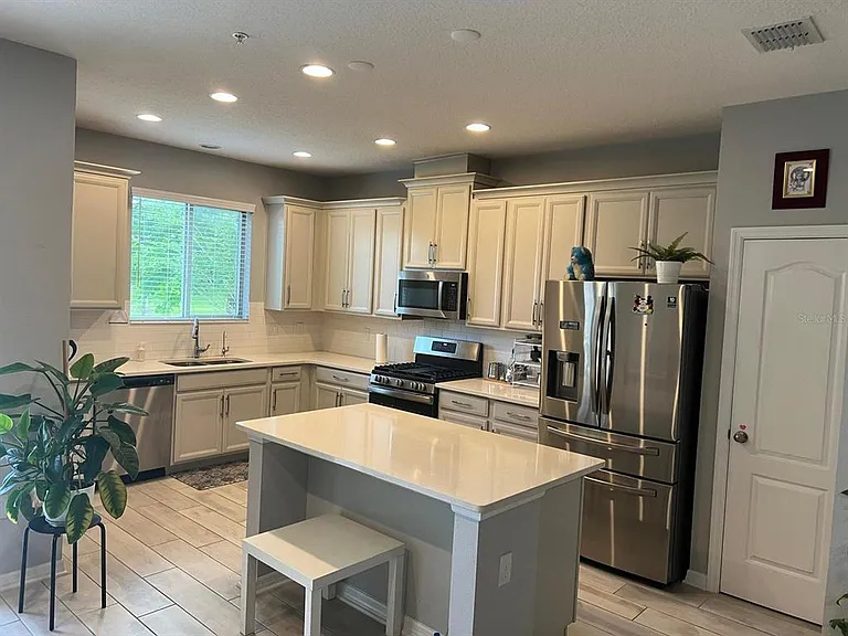 393 Evertree Loop — Photo 7