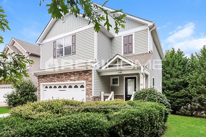 1st image of 32 Oakbrook Dr