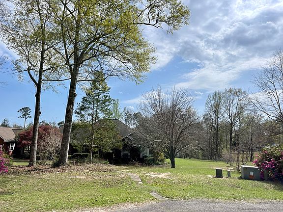 5th image of 88 Hidden Hills Dr E
