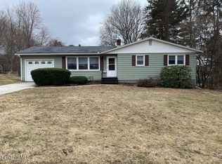 18 Morningview Dr, Pittsfield, MA 01201