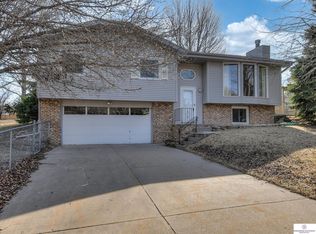 4019 N 211th St, Elkhorn, NE 68022