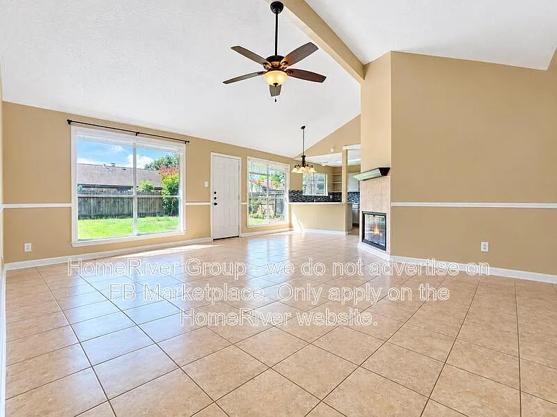 3 bed, 2.0 bath, 1188 sqft, $1,750 — Photo 3