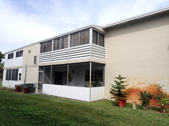 2nd image of 306 Circle Drive S #202