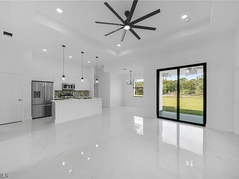 334 Ranch Ave — Photo 4