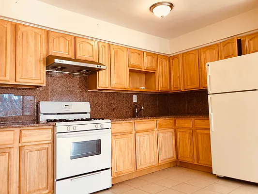 Rented by Walker Whiteside Pettibone, LREB | media 3