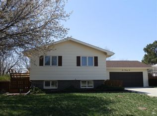 626 W 5th St NW, Russell, KS 67665
