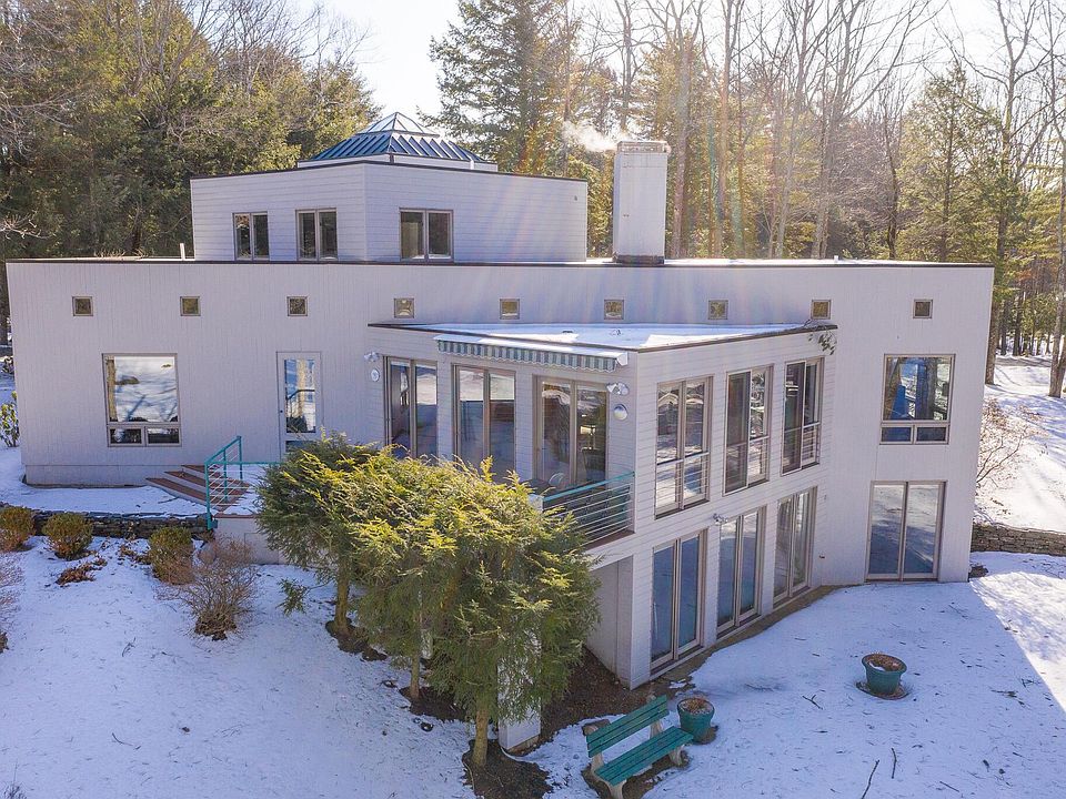 1st image of 4 Medinah Cir
