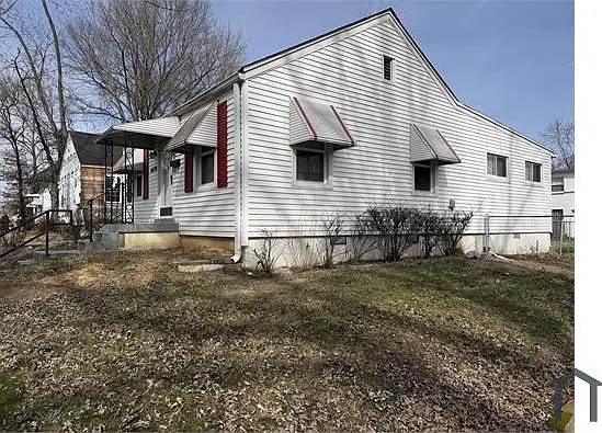 1439 S 32nd St — Photo 11
