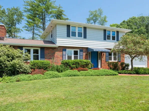 7 Robin Hill Ln, Athens, OH 45701