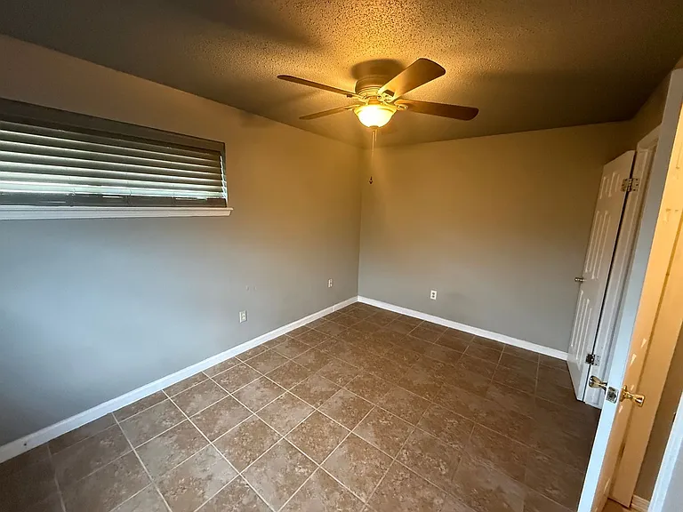 1700 N Janeway Ave — Photo 12