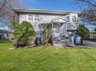 97 Miller Rd, Southampton, NY 11968
