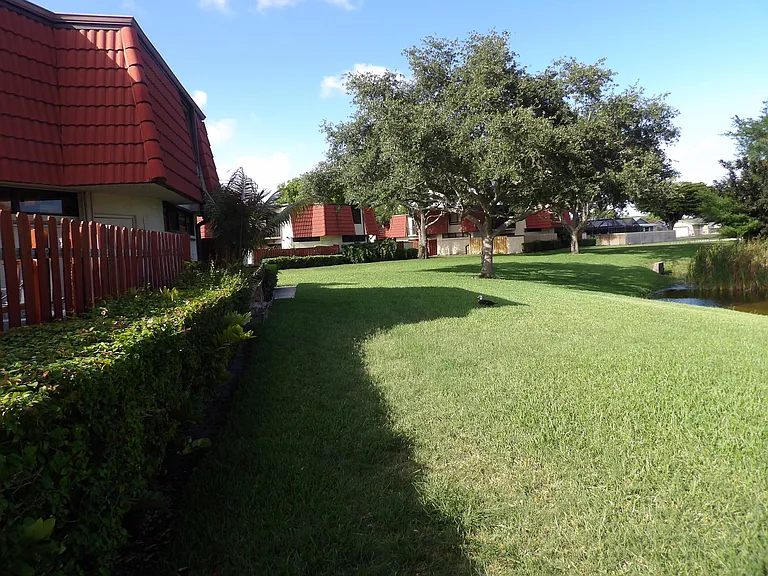 3845 Victoria Dr — Photo 29