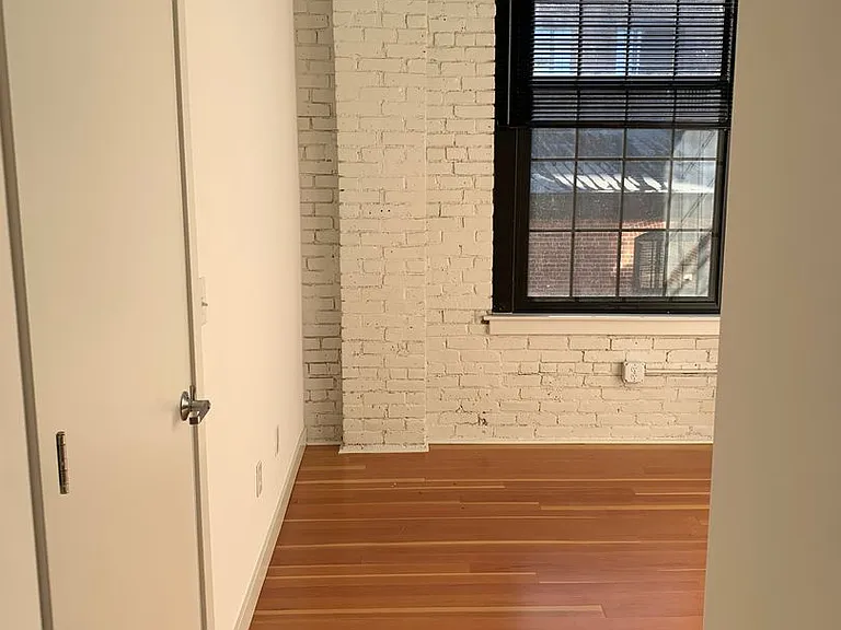 40 Sprague St — Photo 7