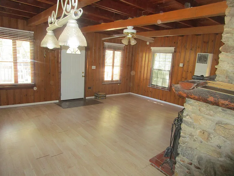 428 Tetley Ln — Photo 6