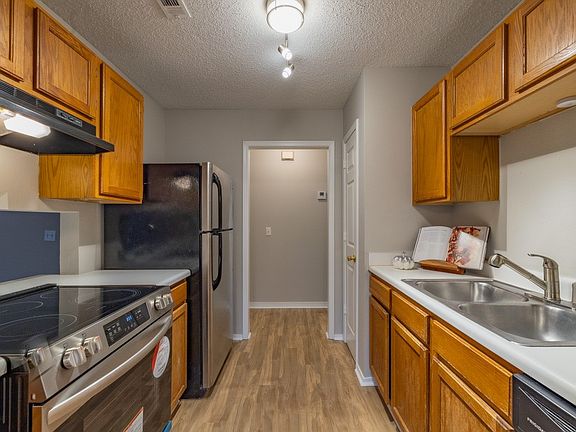 5th image of 3173 W Woodridge Dr