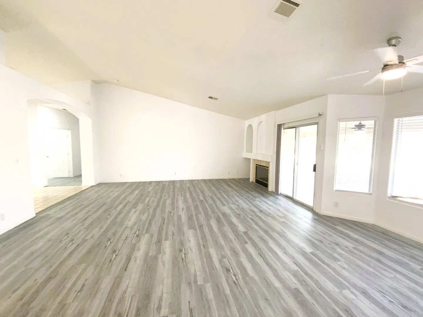 3 bedroom 2 Bath home in Henderson! — Photo 3