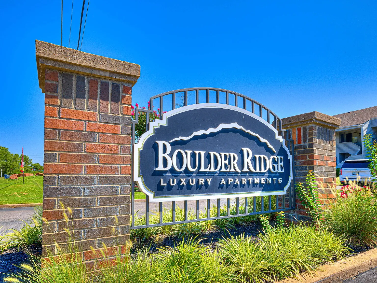 Boulder Ridge Apartments | Newly Remodeled East Tulsa | Broken Arrow Schools + W/D Hookups — Photo 2