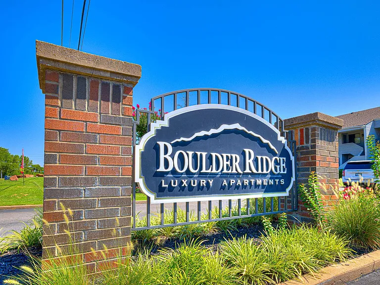 Boulder Ridge Apartments | Newly Remodeled East Tulsa | Broken Arrow Schools + W/D Hookups — Photo 2