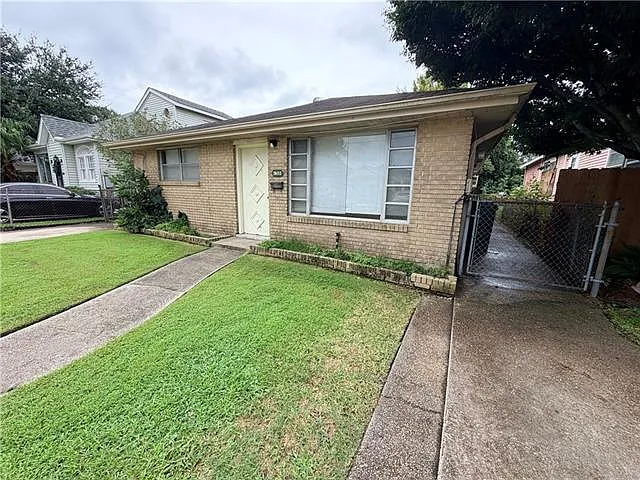 2 bed, 1.0 bath, 1250 sqft, $1,600 — Photo 3