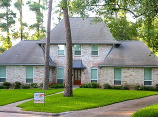 2 Earls Row, Conroe, TX 77304