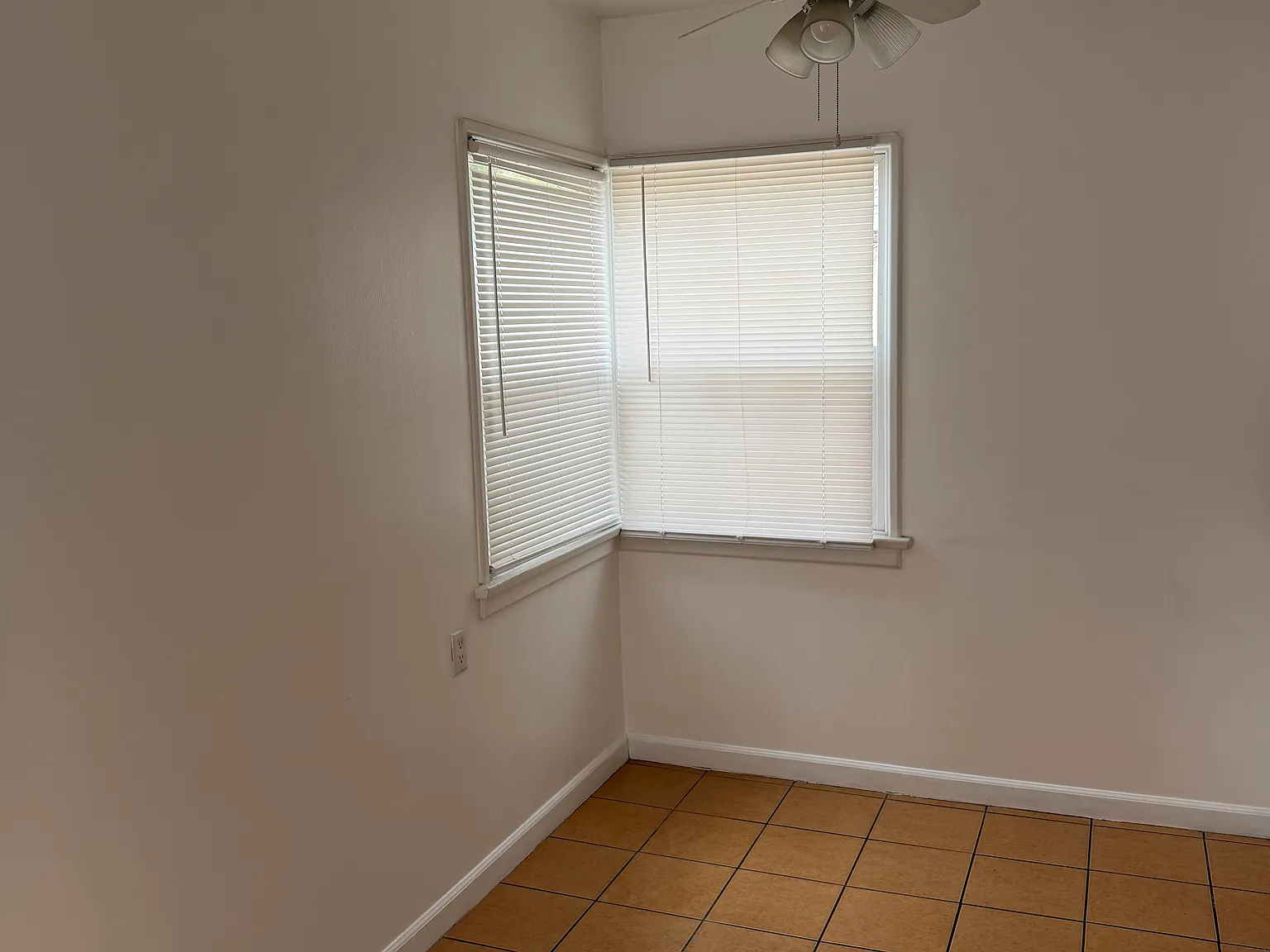 131 W Cherry Ave — Photo 3