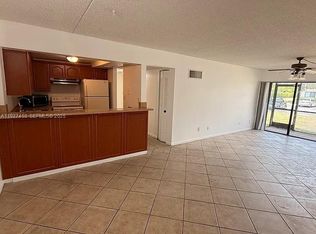 Hampton Court Condo, Hollywood, FL 33023