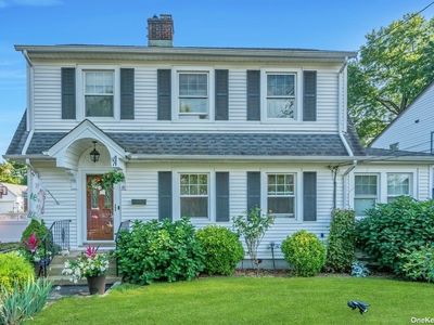 41 Roosevelt St, Glen Cove, NY, 11542