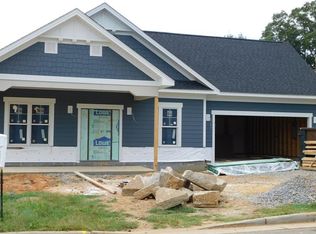 1946 Maple Leaf Dr SW, Roanoke, VA 24018