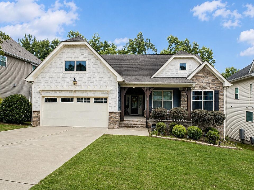 1st image of 39 Breton Dr