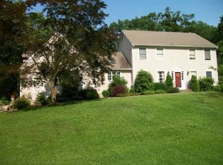 124 Head Of Meadow Rd, Newtown, CT 06470