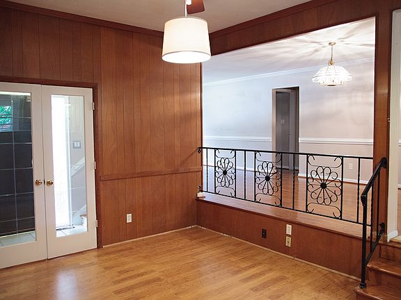 Sunken Den/Dining Area