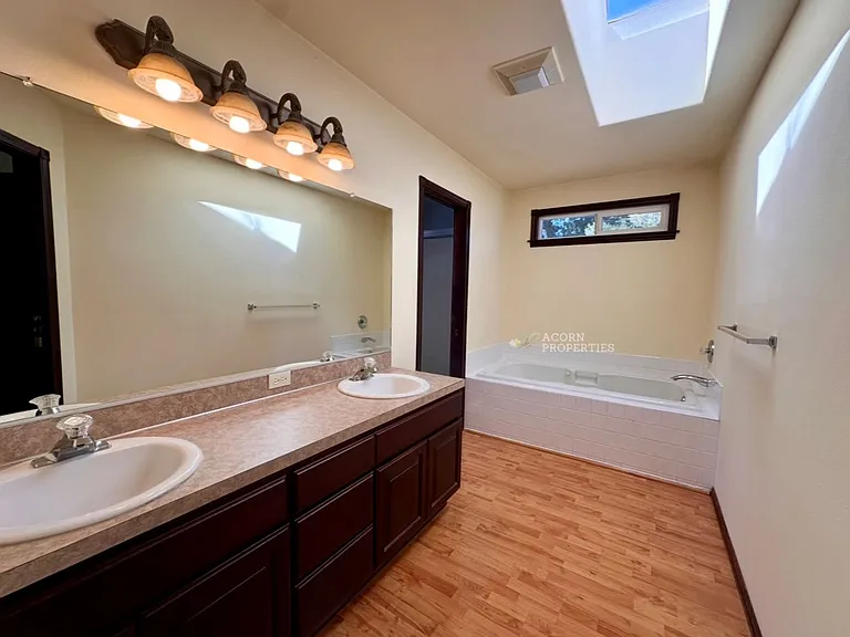 1331 SW Harbor Vista Cir — Photo 33