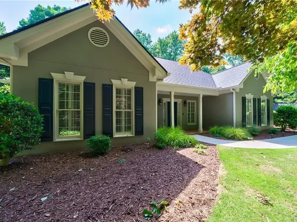 3225 Sweetwater Dr, Cumming, GA 30041